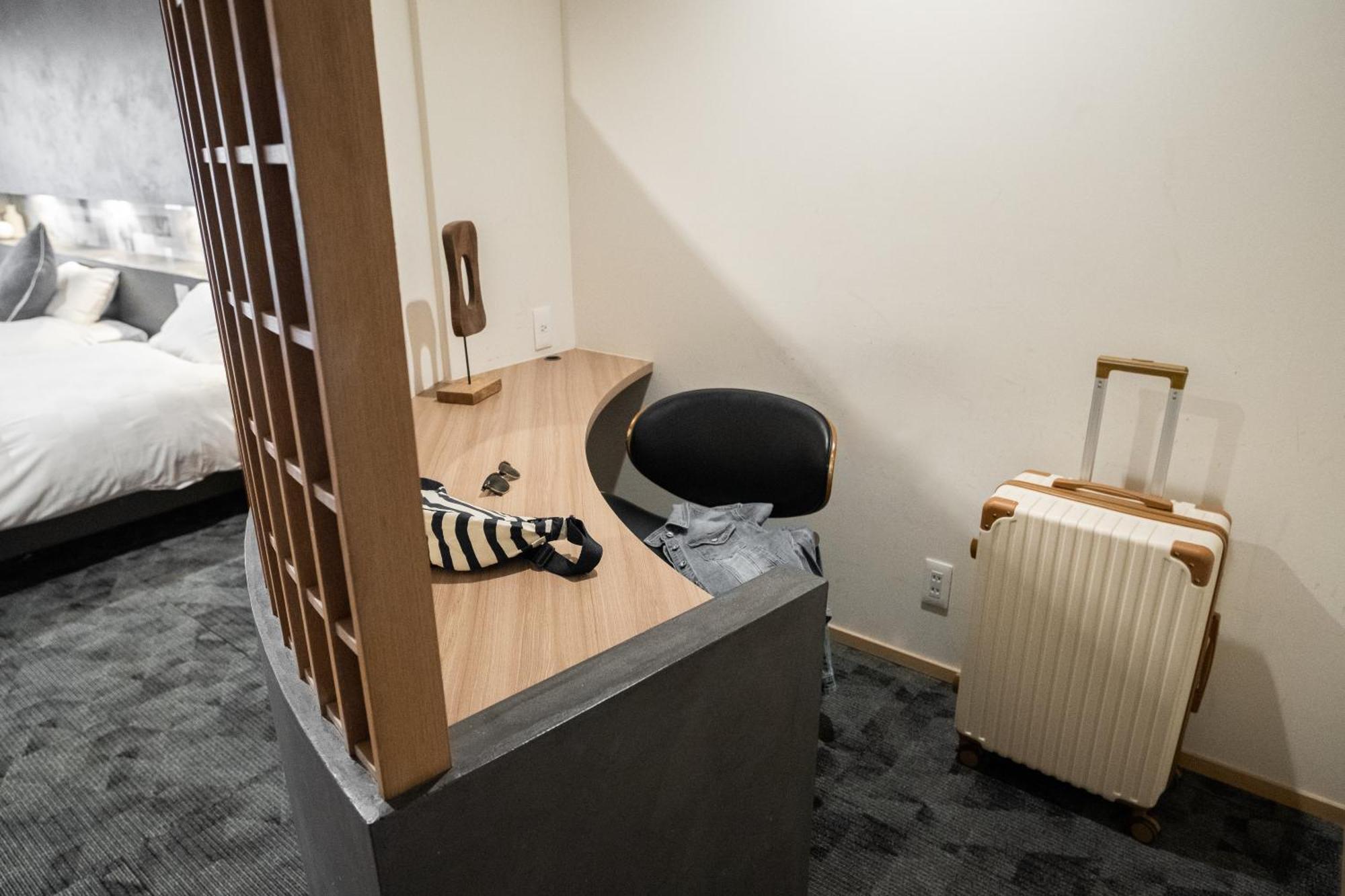 Отель Wayfarer Kyoto Shijo Экстерьер фото